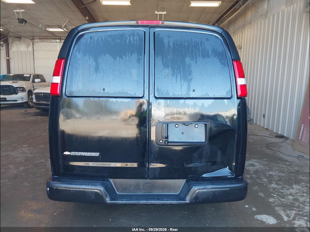 2019 Chevrolet Express photo 7
