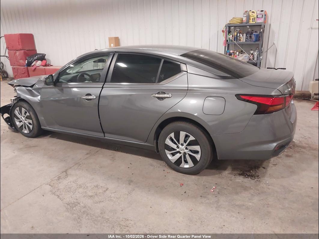 2022 Nissan Altima photo 6