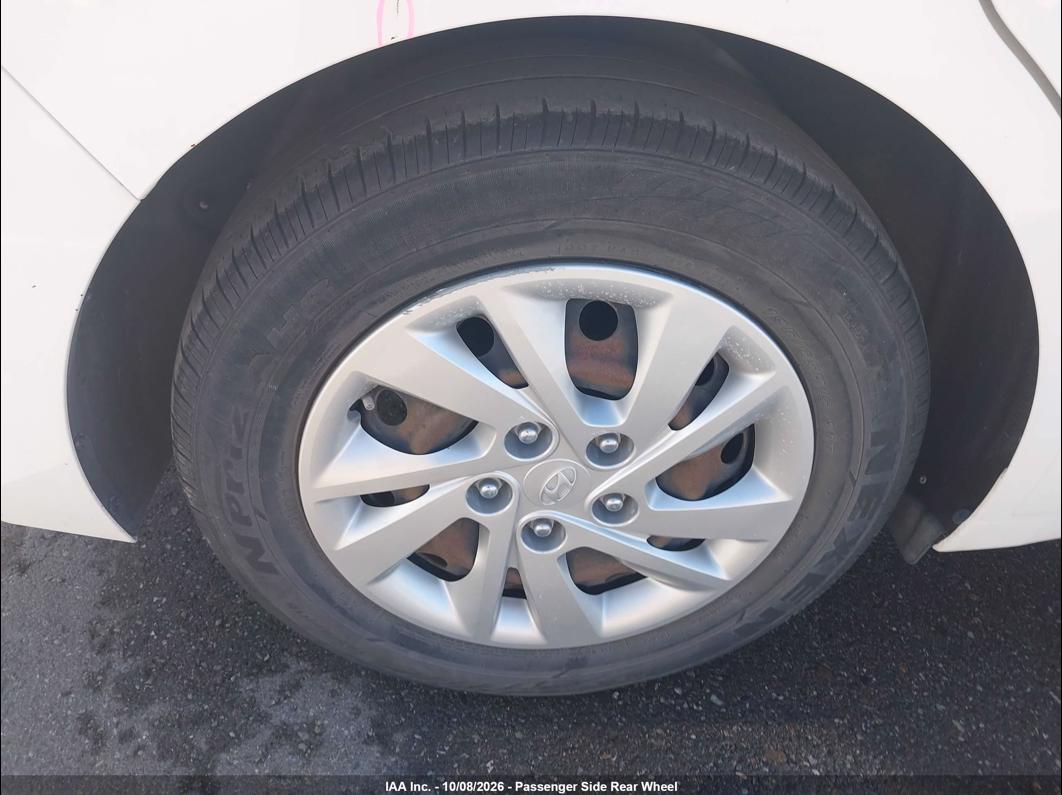 2019 Hyundai Elantra photo 6