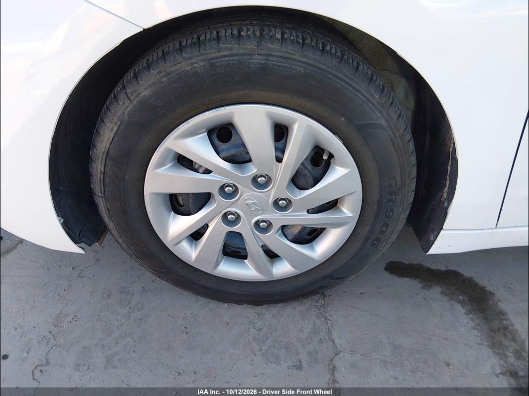 2020 Hyundai Elantra photo 6