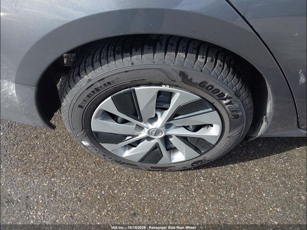 2021 Nissan Altima photo 6