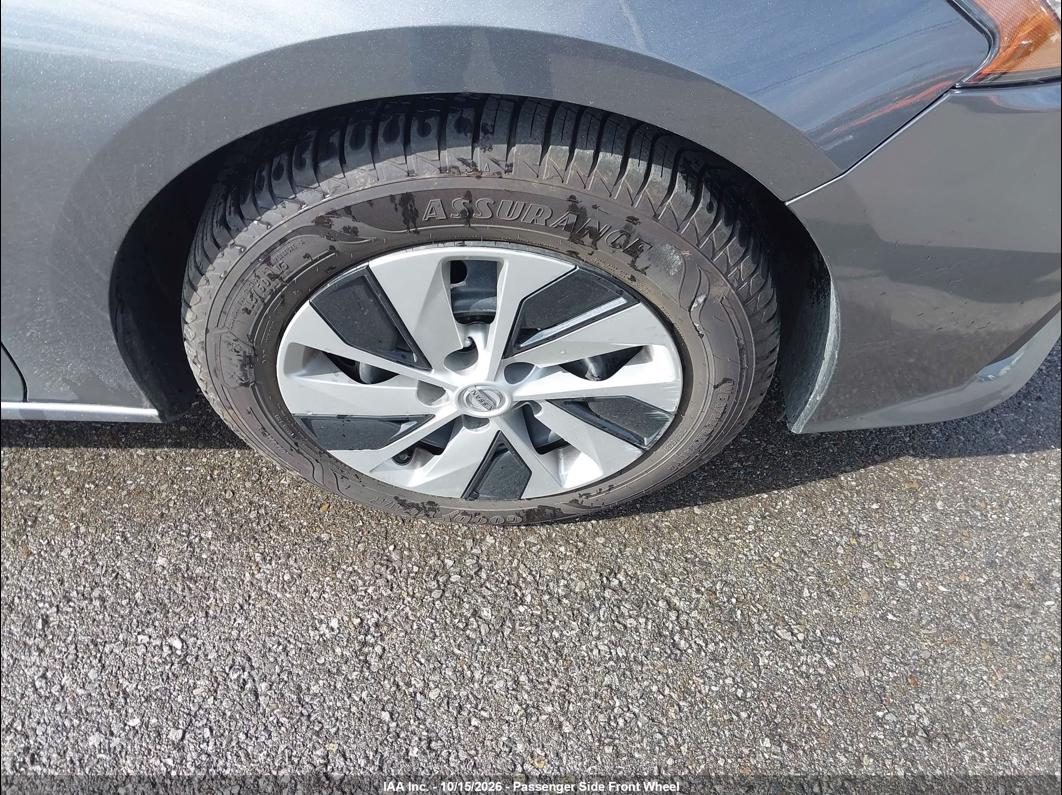 2021 Nissan Altima photo 5