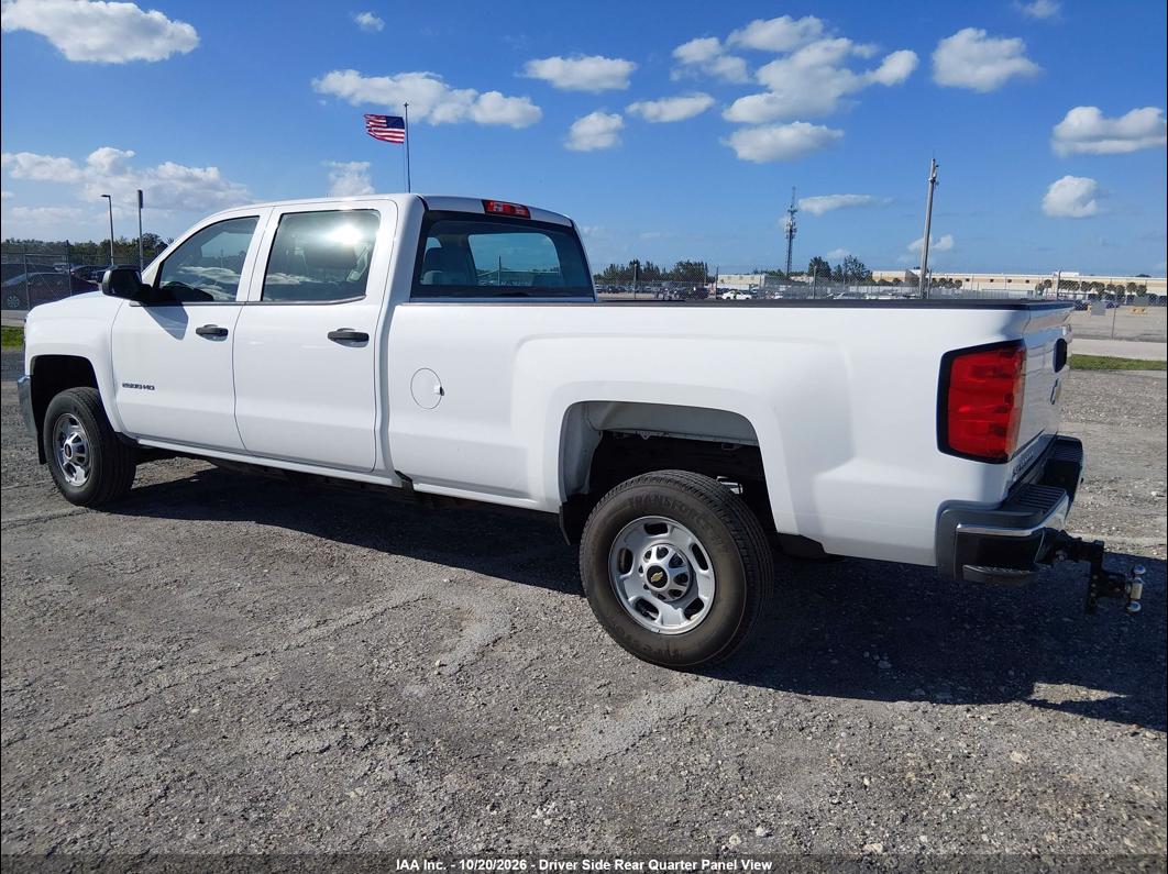 2017 Chevrolet Silverado photo 5
